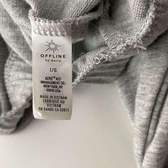 Offline cropped soft cotton blend sweatshirt. Size large. Elastic waist band. - Picture 5 of 6